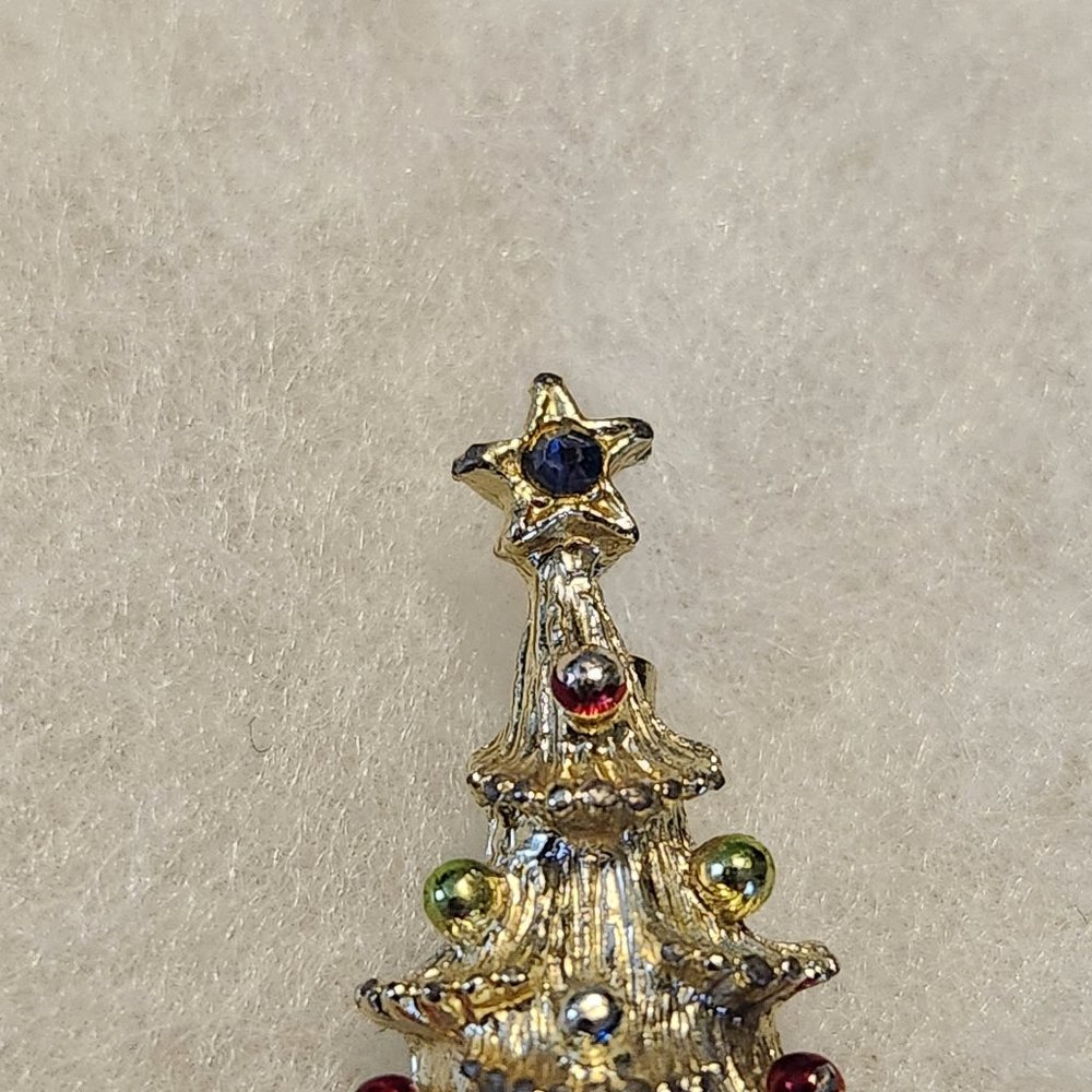 GERRY'S SIGNATURE CHRISTMAS TREE BROOCH/PIN